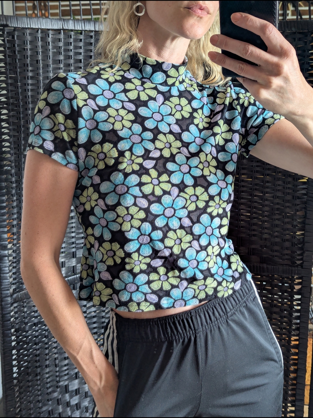 M Vintage 90s Floral Mock Neck Crop Top - Blue, Green & Purple Cute Flowe print